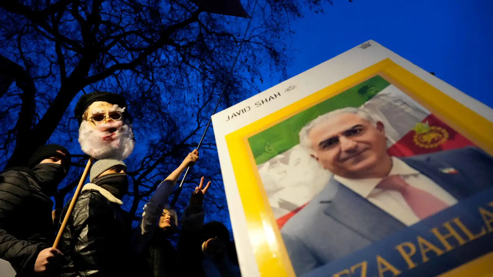 "دعوة للتمرد".. بهلوي يضع الجيش والأمن في إيران أمام خيارين