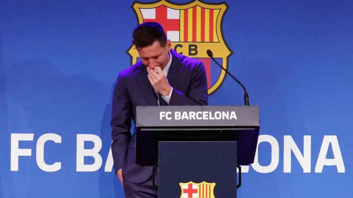 ميسي يبيع ذكرياته في برشلونة