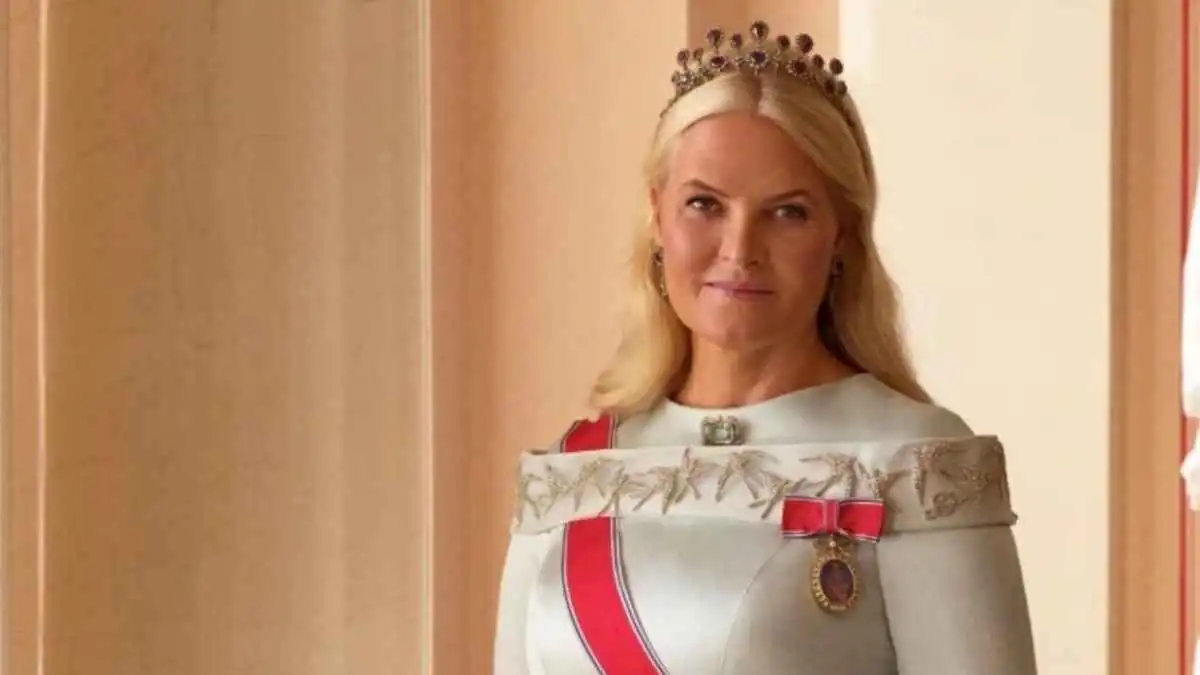 ولية عهد النرويج تعتذر للعائلة المالكة بسبب صداقتها مع إبستين