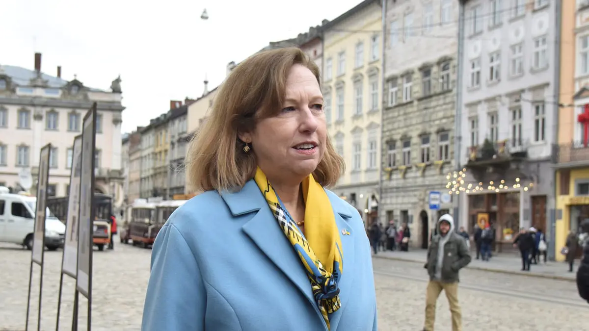 دعم جديد للحكومة الأوكرانية.. واشنطن تعيد موظفي سفارتها إلى كييف