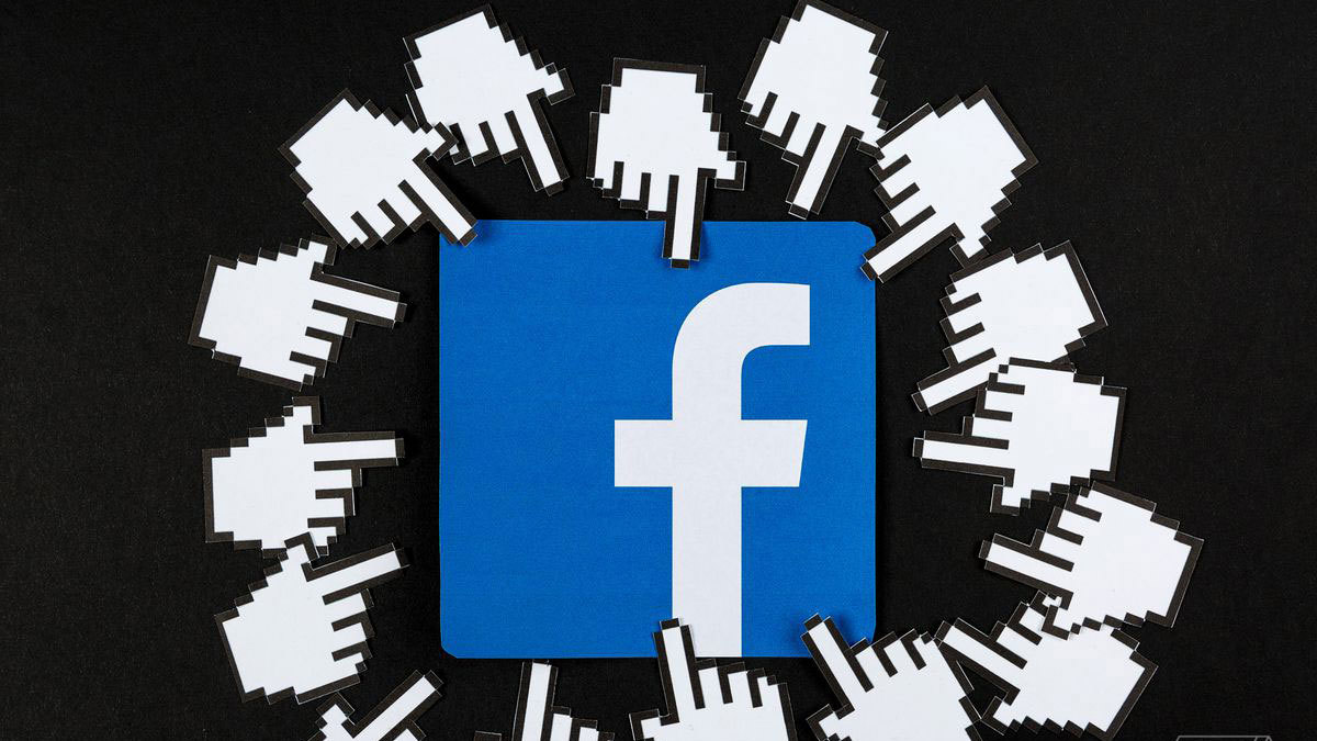 فضيحة جديدة.. تطبيقات تشارك بيانات المستخدمين على "فيسبوك" دون موافقتهم