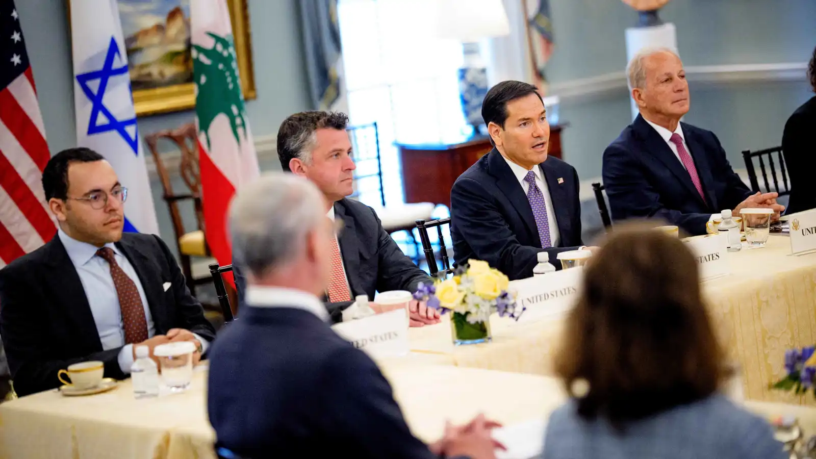 "فيتو" ضد باريس.. لماذا أبعدت إسرائيل فرنسا عن مفاوضات لبنان؟