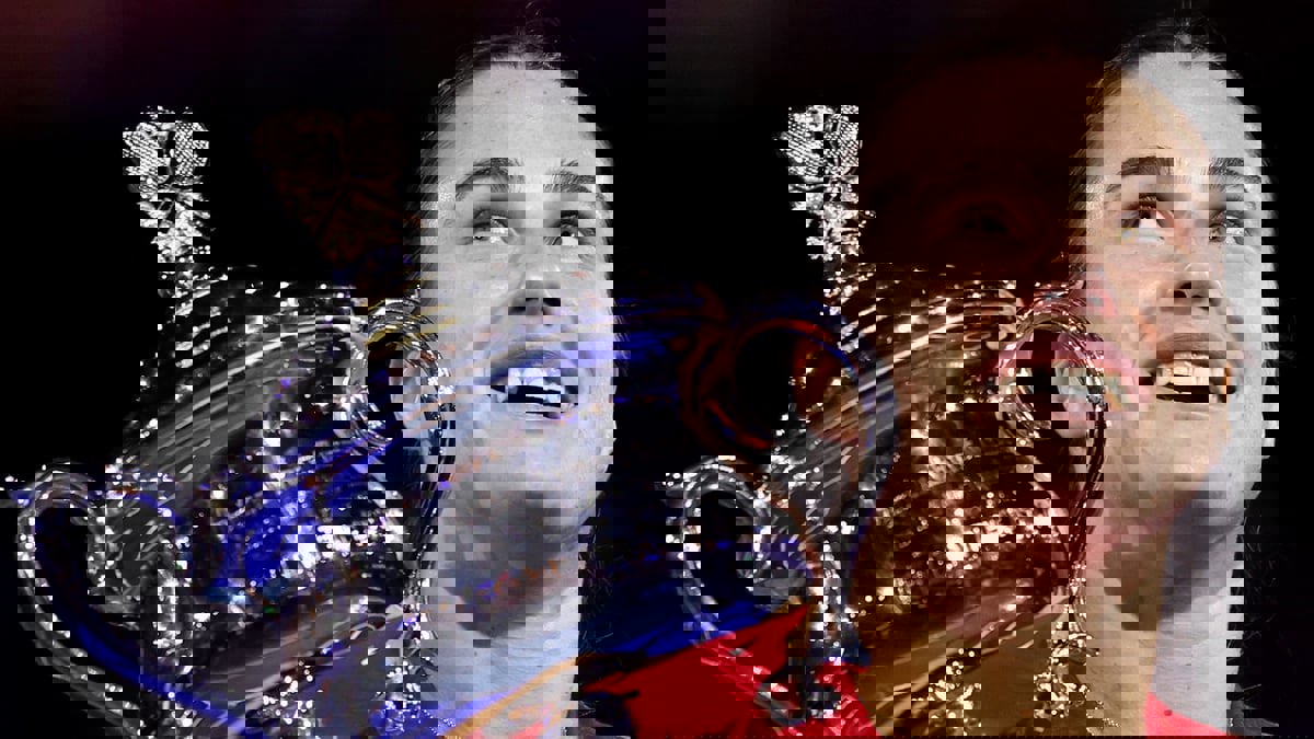 سبالينكا تهزم زهينغ وتحتفظ بلقب أستراليا المفتوحة للتنس