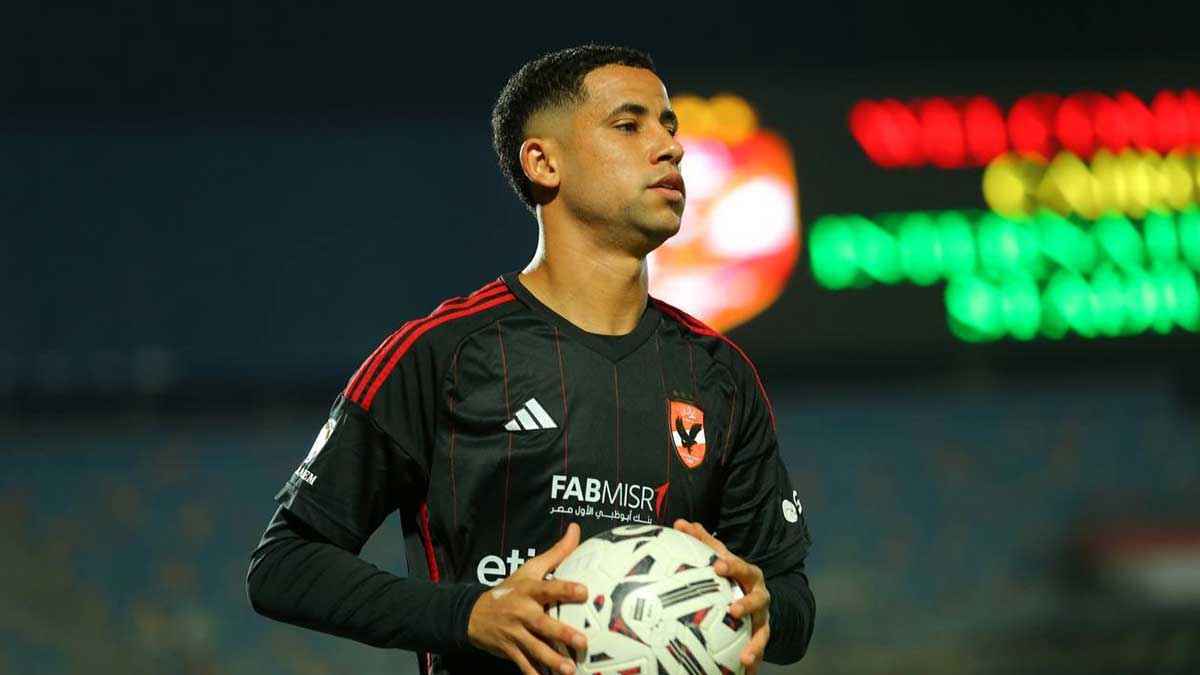 مصدر يكشف لـ"إرم نيوز" حقيقة اهتمام الوداد بالتعاقد مع نجم الأهلي المصري