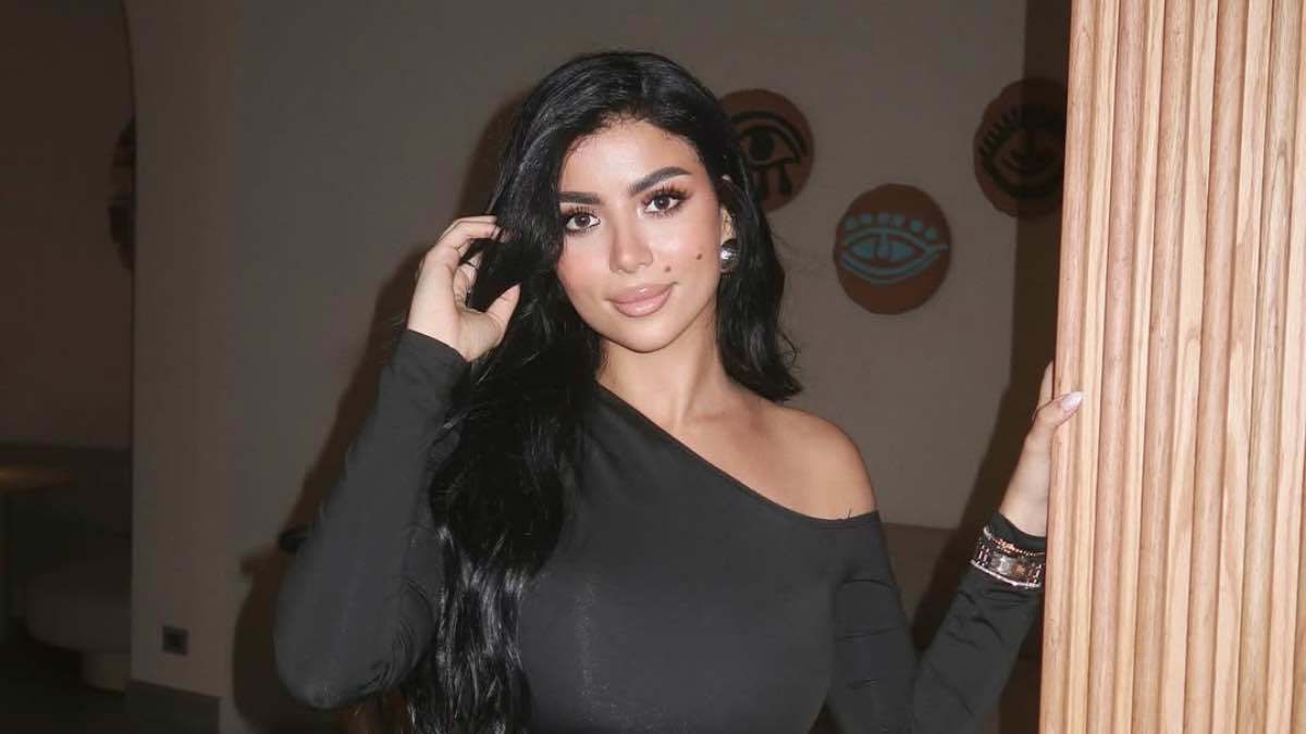 تحرش و"فشل عاطفي".. كارولين عزمي تستعيد أسوأ ذكرياتها