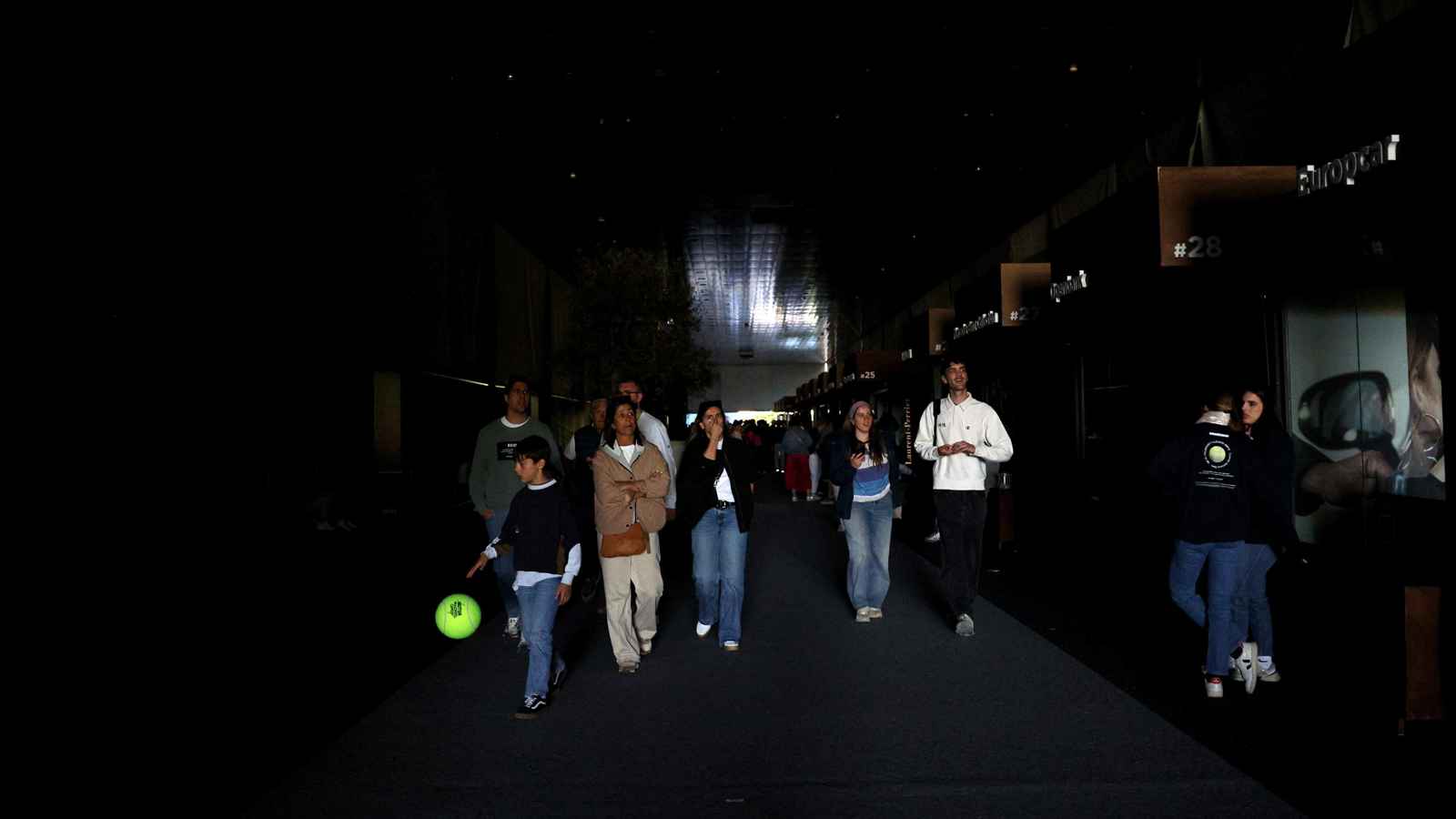 إسبانيا تعلن عودة الكهرباء إلى مناطق عدة في البلاد