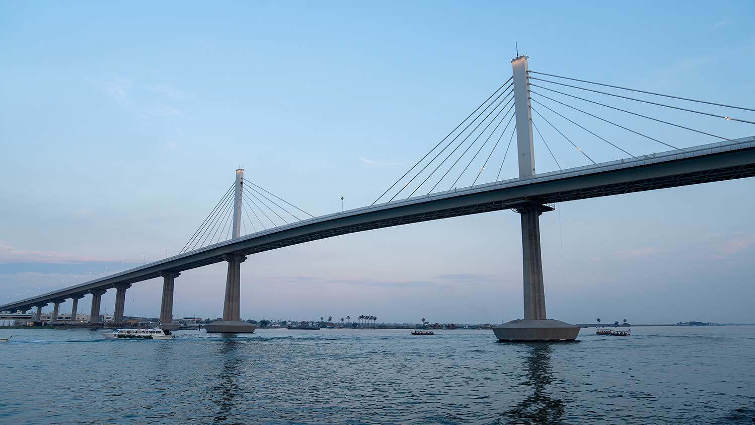 العراق.. انتحار شاب من فوق جسر على "شط العرب"