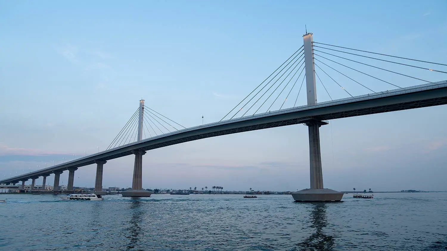 العراق.. انتحار شاب من فوق جسر على "شط العرب"