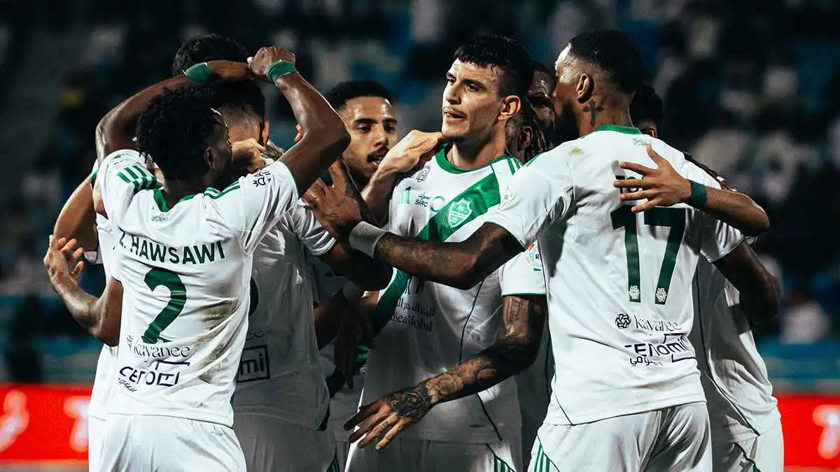 من هو حكم مباراة الأهلي السعودي ضد الدحيل في "النخبة"؟