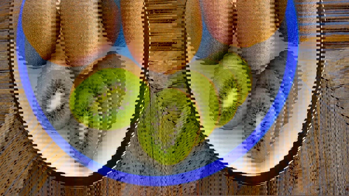 ثمرتا كيوي يوميا تغنيك عن مكملات فيتامين C