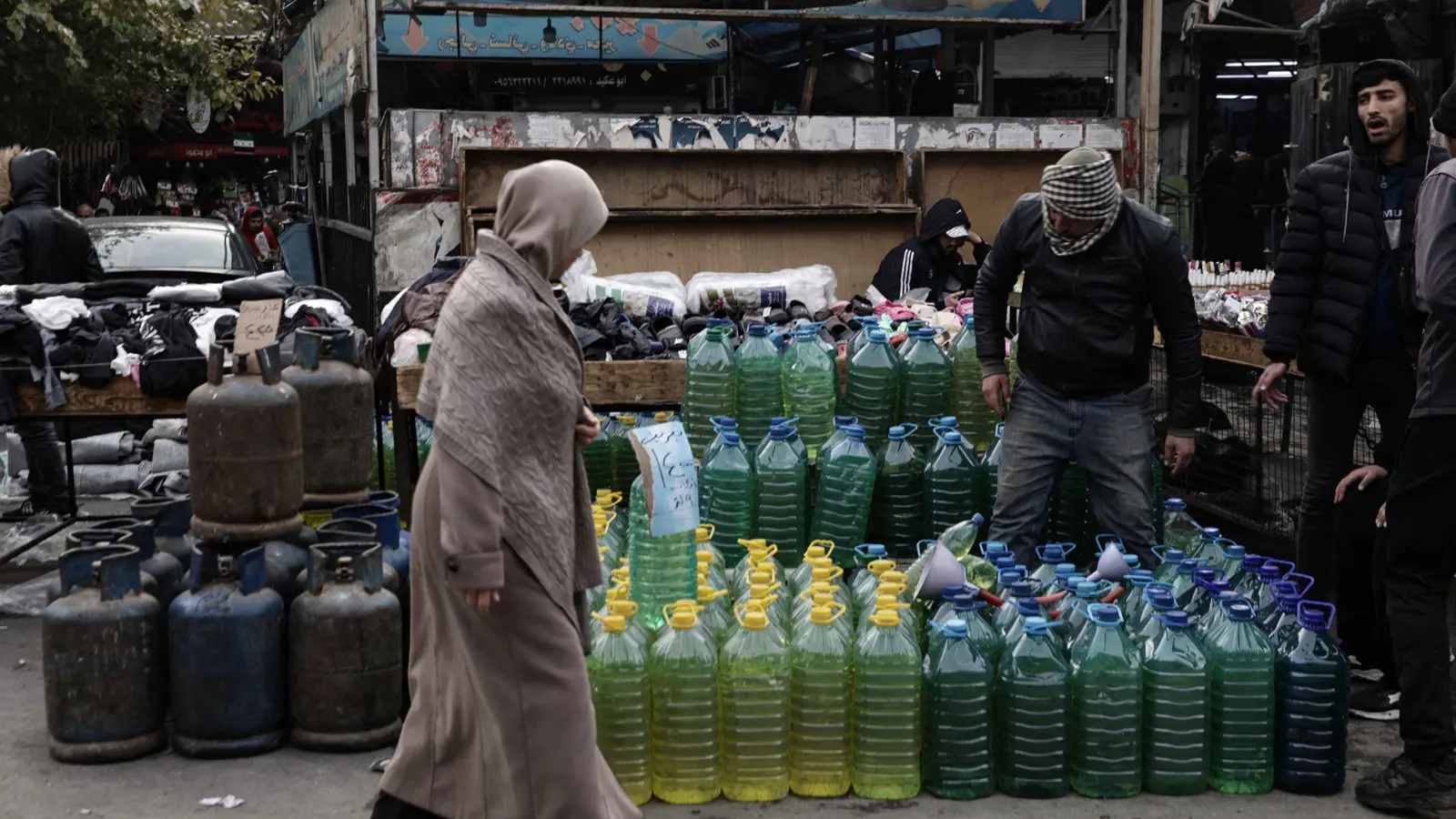 سوريا تطالب برفع العقوبات لمواجهة نقص المشتقات النفطية