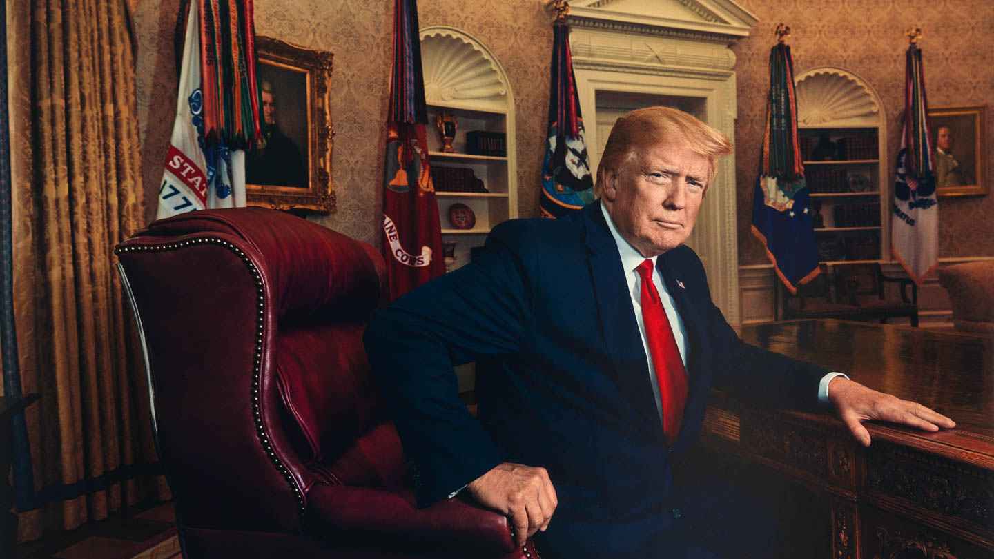 بعد تاج الملك.. ترامب بزي "سوبرمان" (صورة)