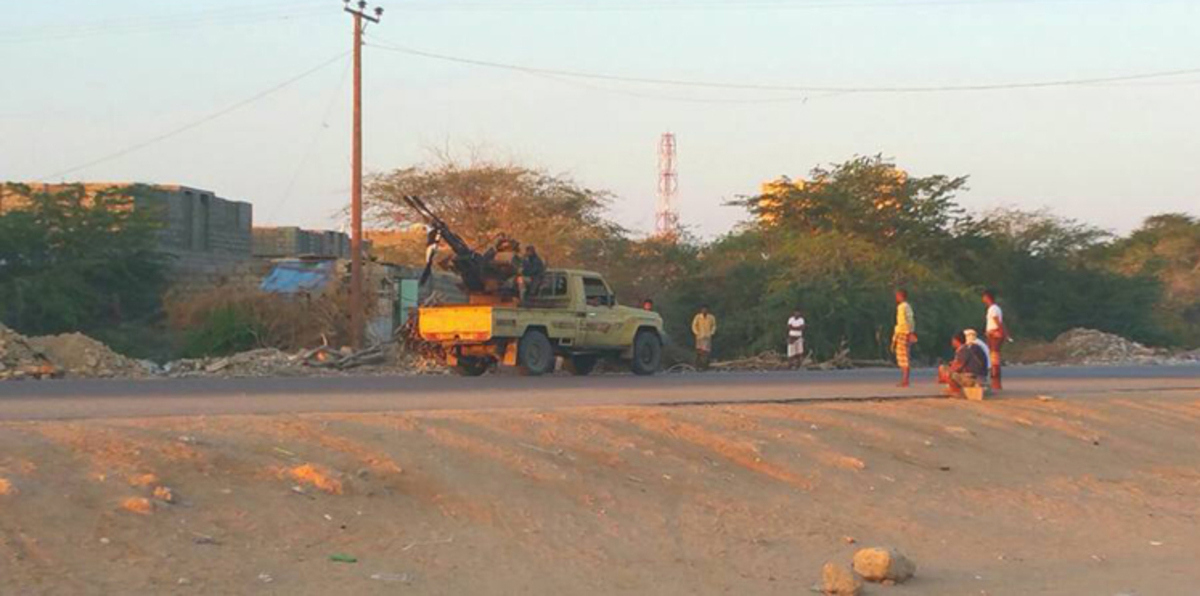 عناصر القاعدة يهاجمون حواجز أمنية في أبين اليمنية