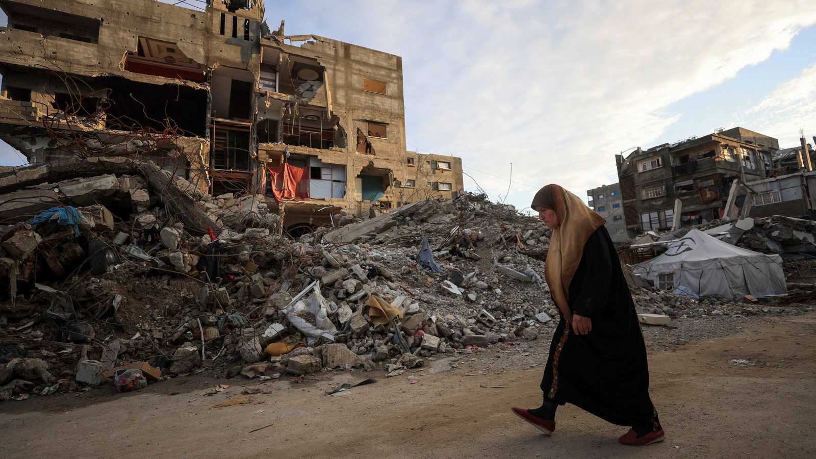 أرقام كارثية.. مئات آلاف المرضى في دائرة الخطر بسبب نفاد الأدوية في غزة