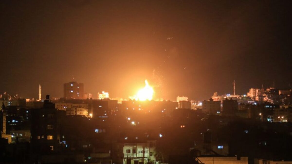 غارات إسرائيلية على موقع في قطاع غزة