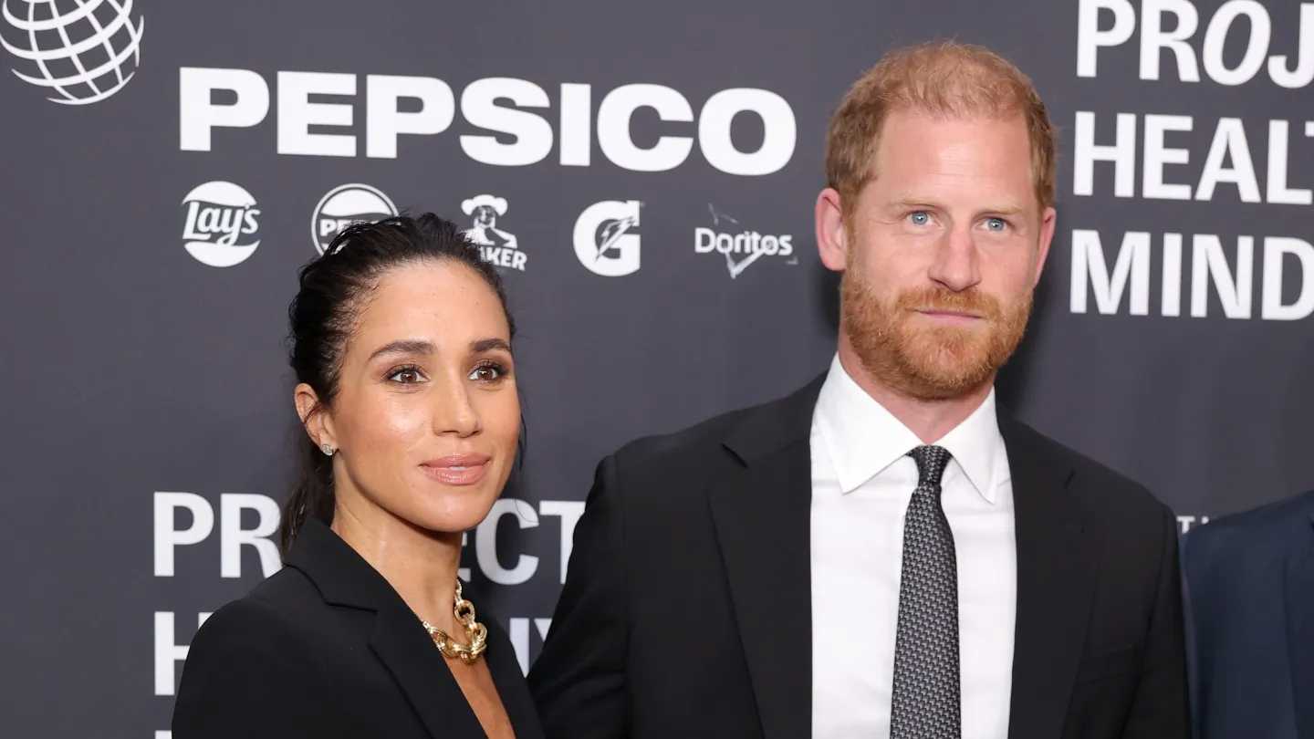 لماذا حُذفت صور ميغان وهاري من منشورات عائلة كارداشيان؟