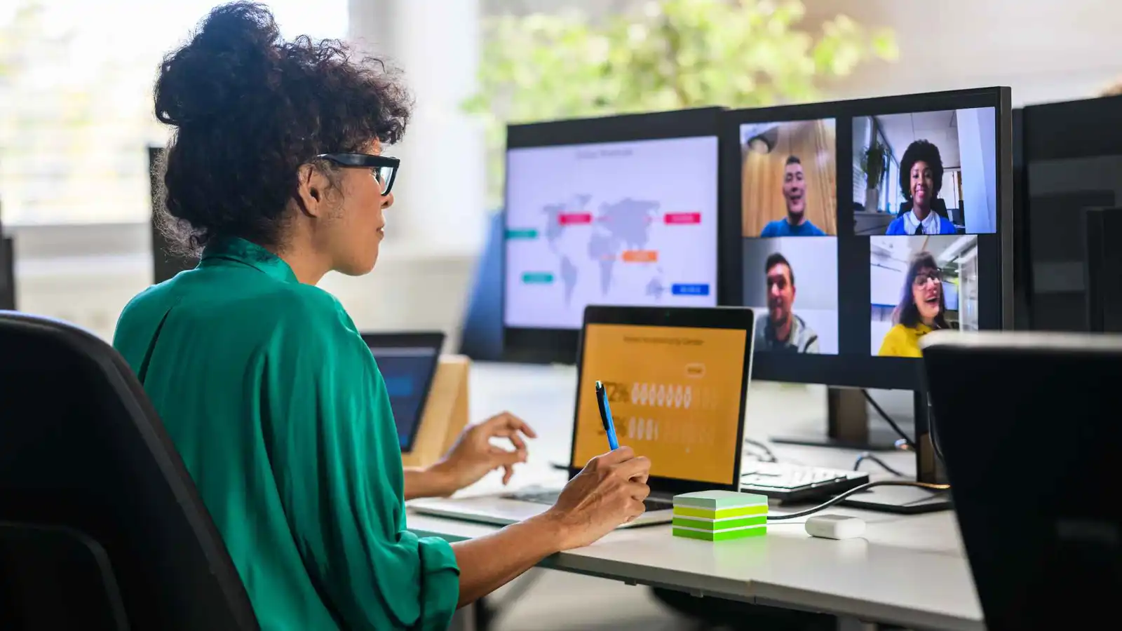 العمل من المنزل.. لماذا تستفيد النساء أكثر من الرجال؟