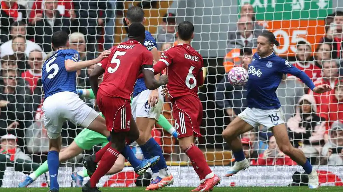 لديه نقطة ضعف واضحة.. نجم ليفربول يثير قلق جماهير النادي