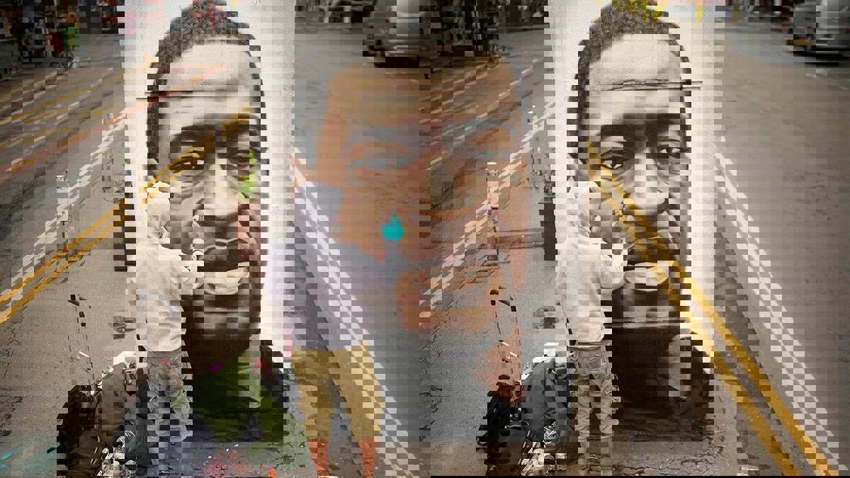 تجنب تهمة أكثر خطورة.. ضابط أمريكي سابق يقر بالذنب في قضية قتل جورج فلويد