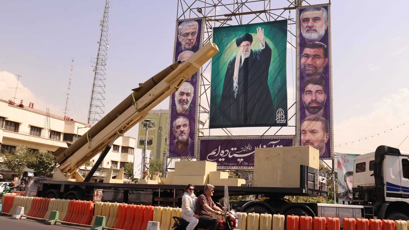 عام من "التقهقر".. إيران تنهي 2025 على وقع أزمات مستفحلة