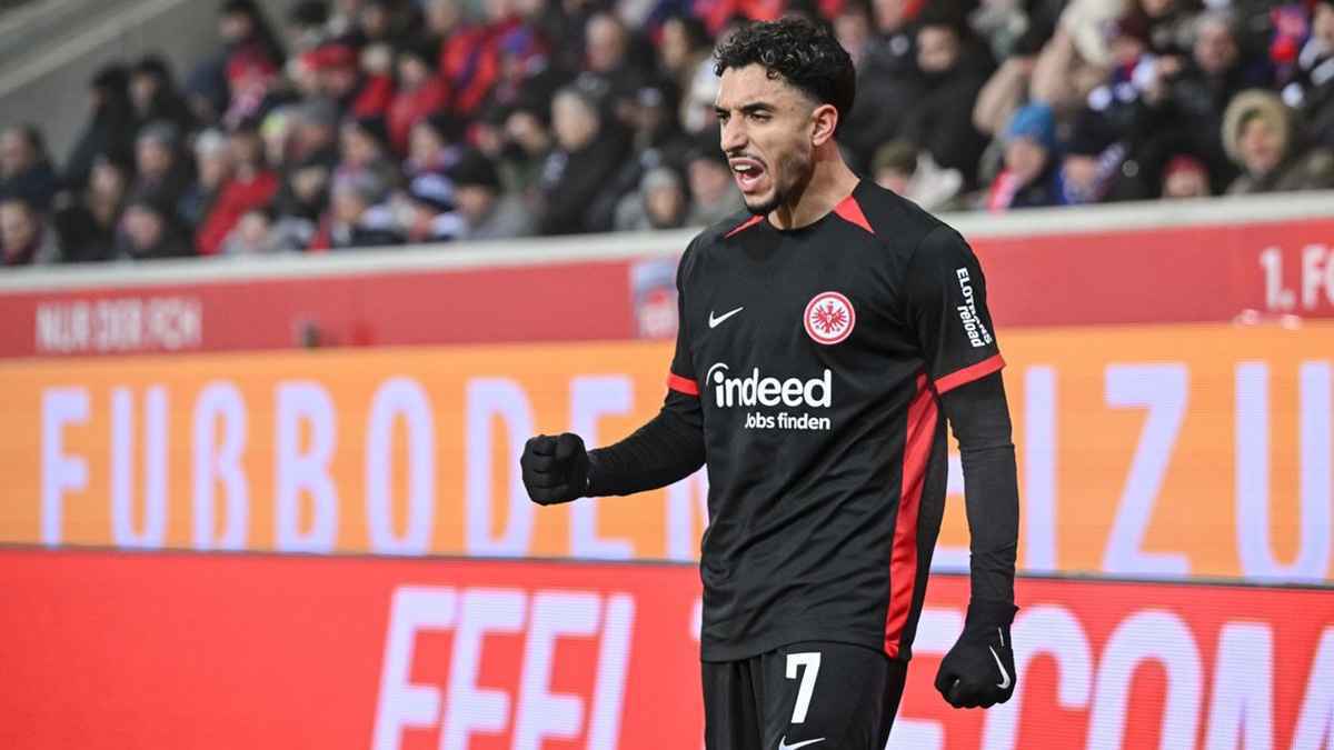 موعد إعلان انضمام عمر مرموش إلى مانشستر سيتي