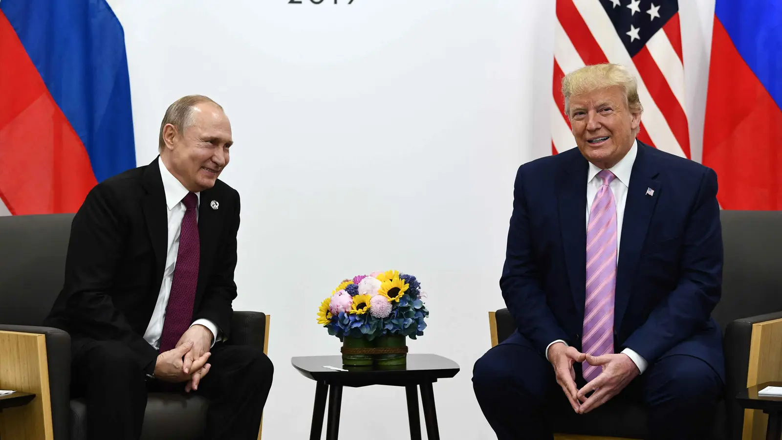 باستخدام "أدوات الضغط".. مناقشات أمريكية مع موسكو وكييف لوقف الحرب