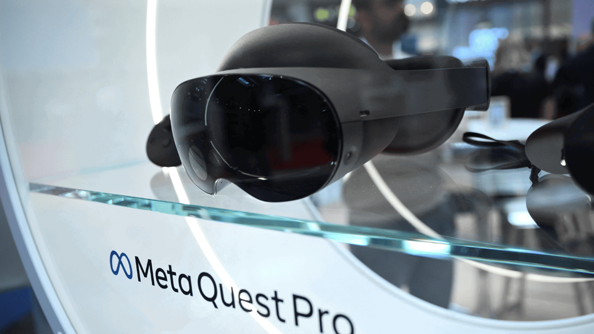 للمرة الأولى.. شركة ميتا تتيح نظام تشغيل نظارة الواقع الافتراضي "كويست"