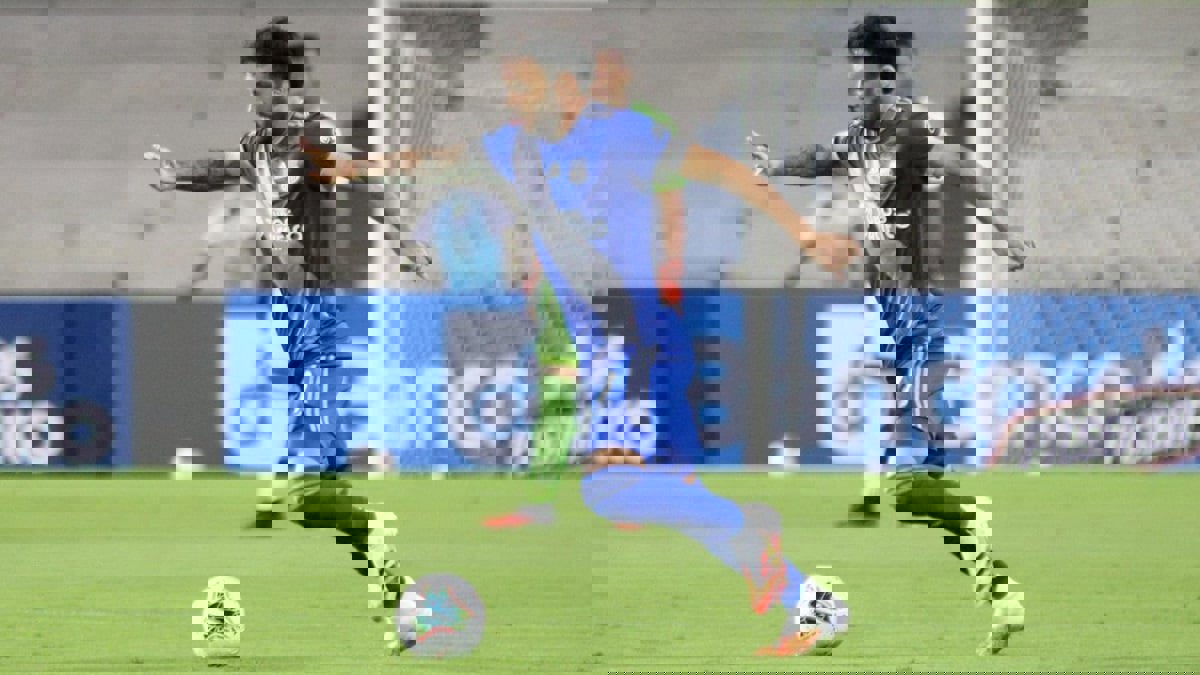 الأهلي السعودي يقدم عرضا للتعاقد مع سيباستيان رودريغز