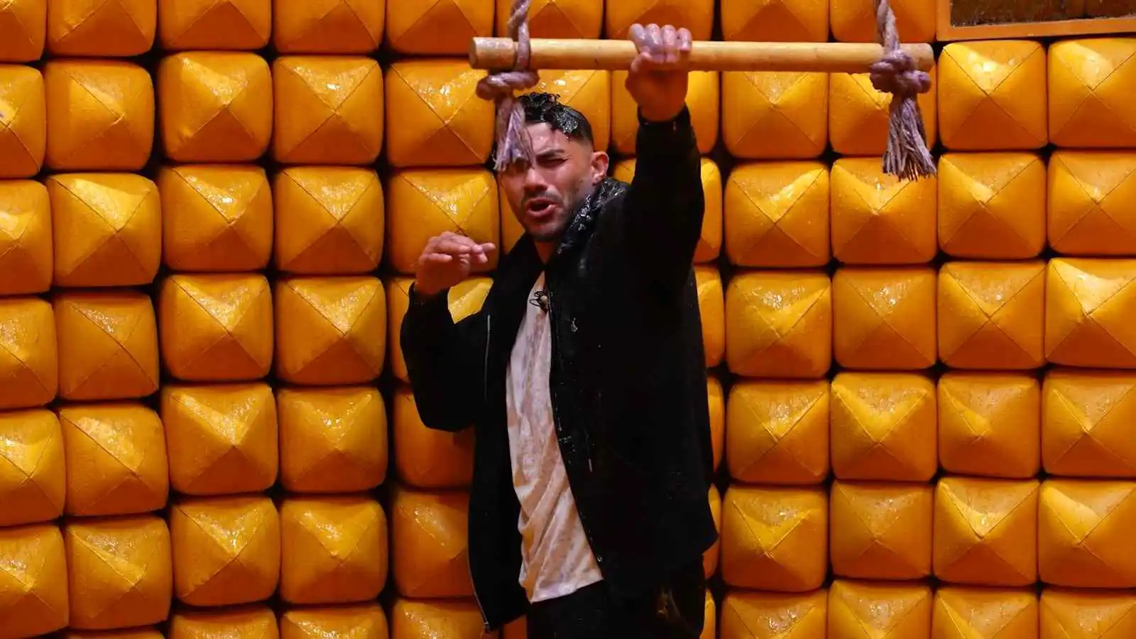 ياسر إبراهيم خلال ظهوره ببرنامج رامز ليفل الوحش