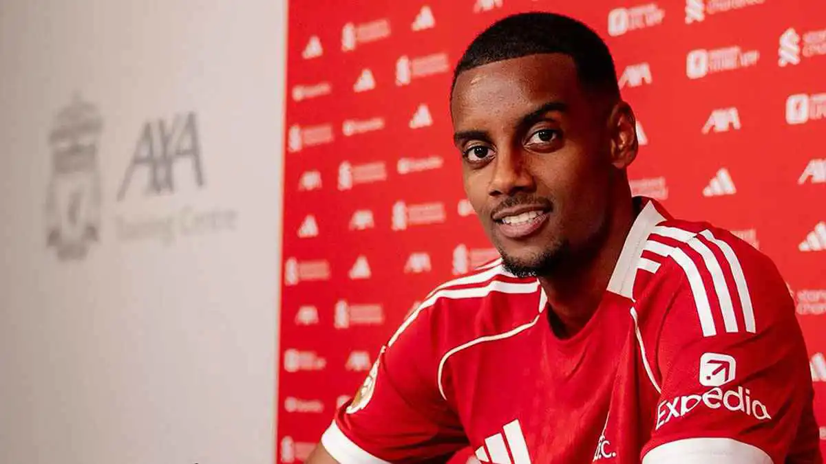 الأسوأ في سوق الانتقالات.. 10 صفقات تسببت بأضرار بالغة