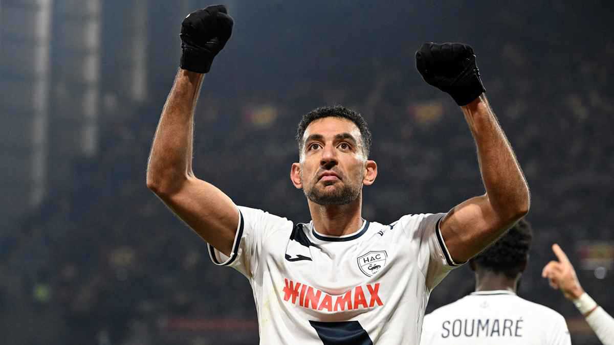 لاعب هارب وينضم للمنتخب مجاملة.. أسطورة الأهلي يصدم كوكا (فيديو)