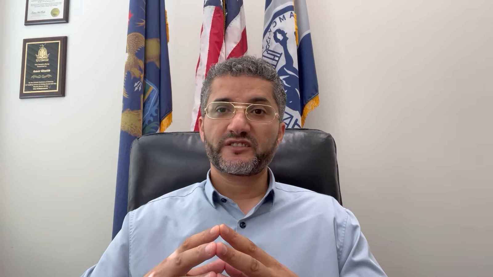 عمدة المدينة "الوحيدة" ذات الأغلبية المسلمة يؤيد ترامب ويصفه بـ"رجل المبادئ"