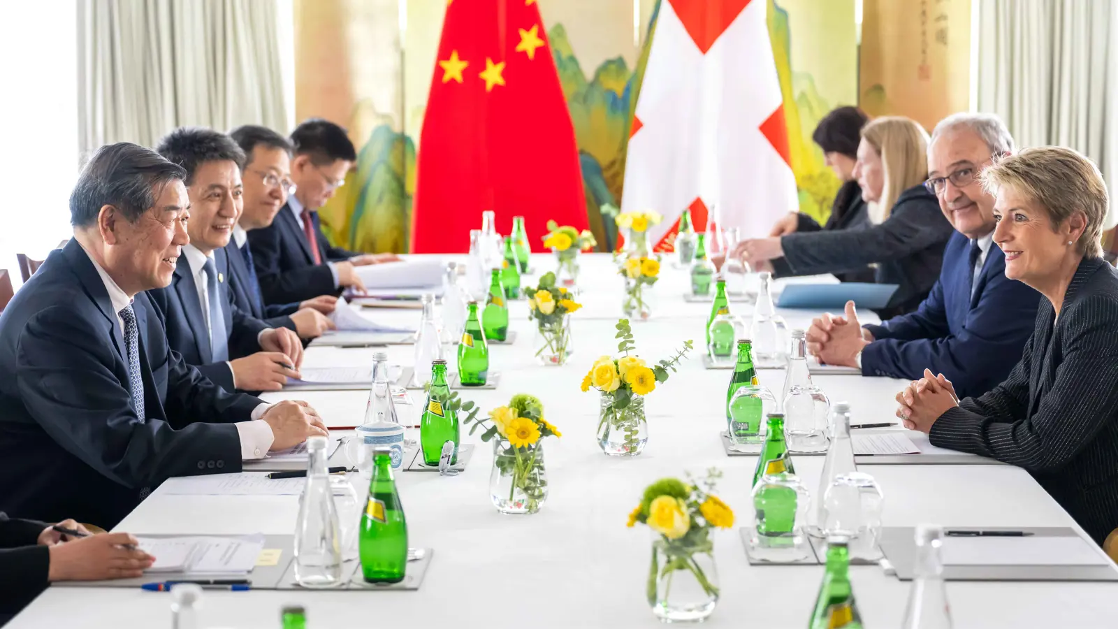 استئناف محادثات التجارة بين واشنطن وبكين غدًا في جنيف