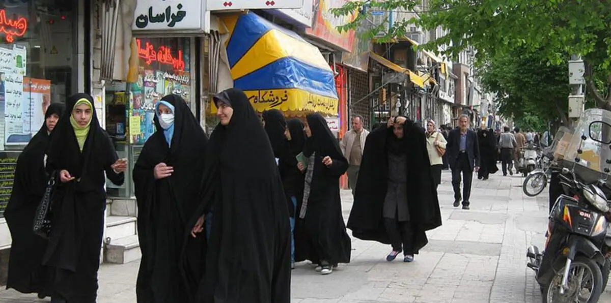 إيران بعد العقوبات.. مبيعات النفط تتزايد ومعاناة المواطنين مستمرة