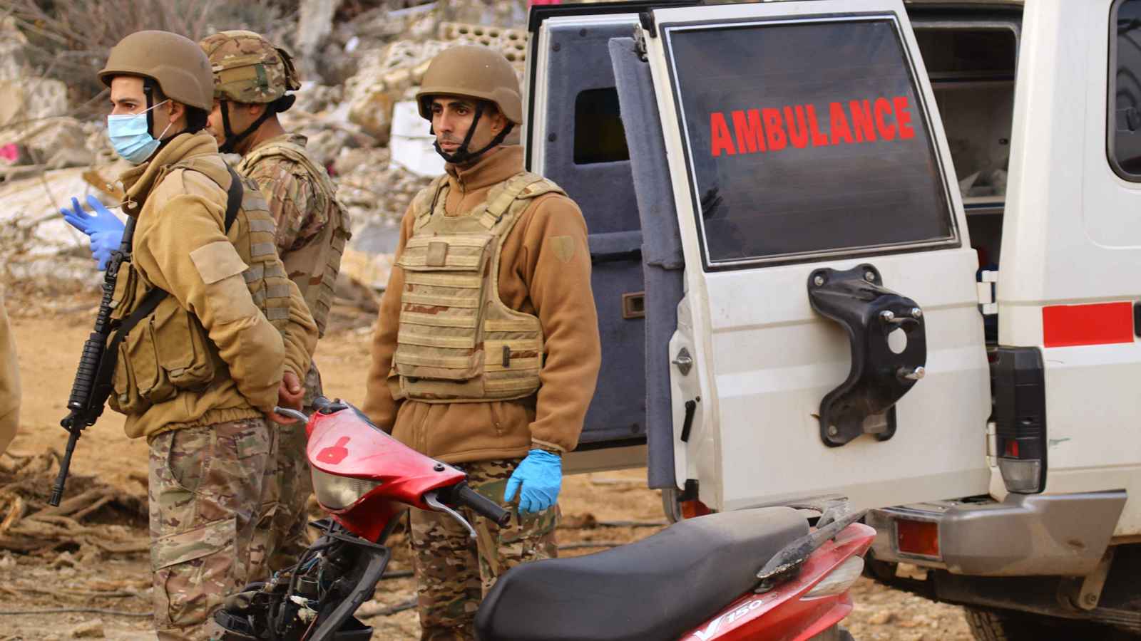 انقلاب حافلة تقل سوريين دخلوا لبنان بشكل مخالف