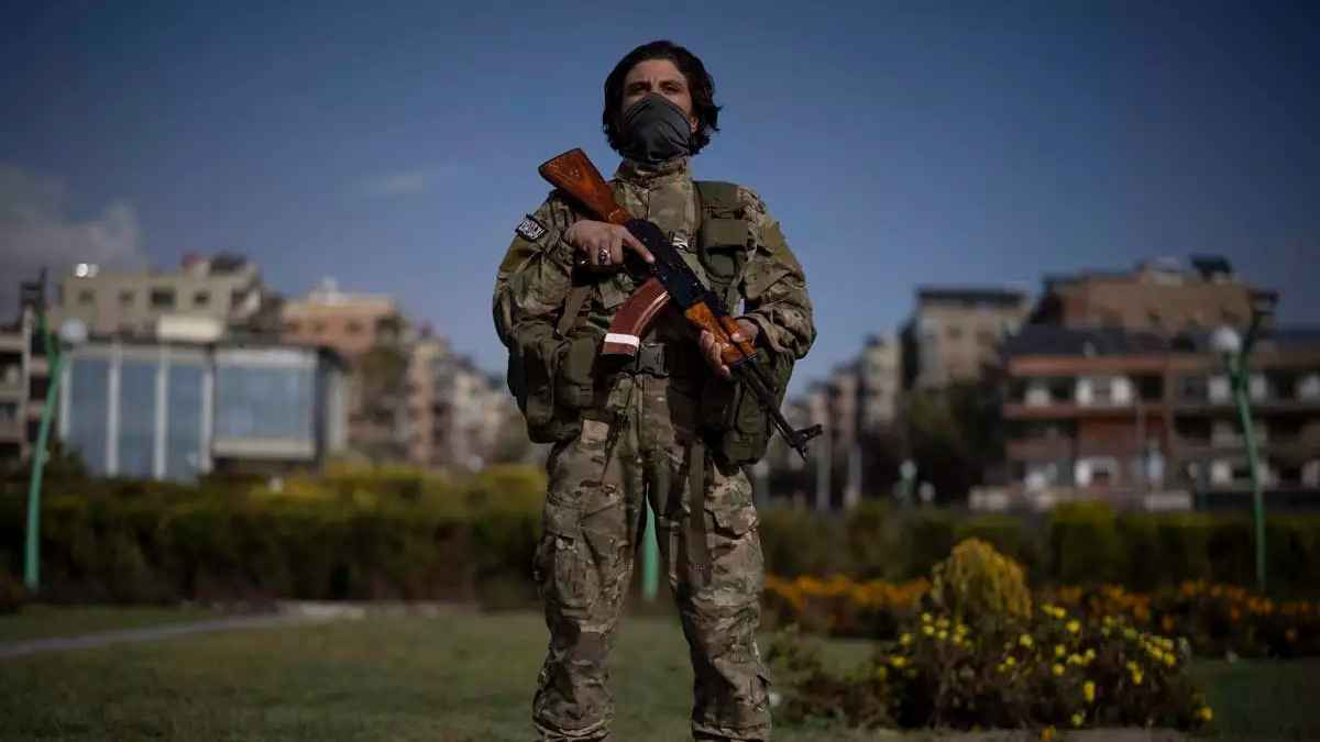 السلاح أم الحوار.. كيف تحسم الإدارة السورية ملف الأقليات؟