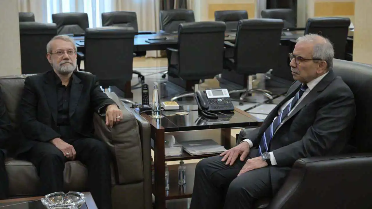 "إفلاس وفشل".. منشور للاريجاني يشعل الجدل في لبنان