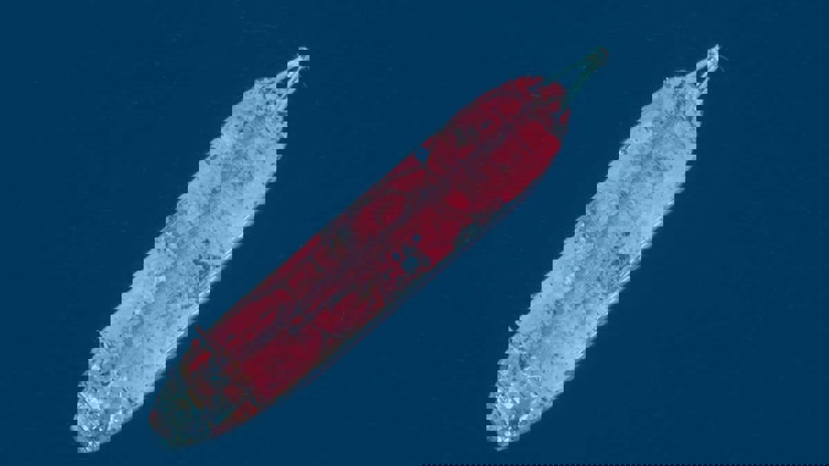 الإرياني يحذر من أن الخطر المحدق بالناقلة "صافر" سيفوق ما حدث في قناة السويس