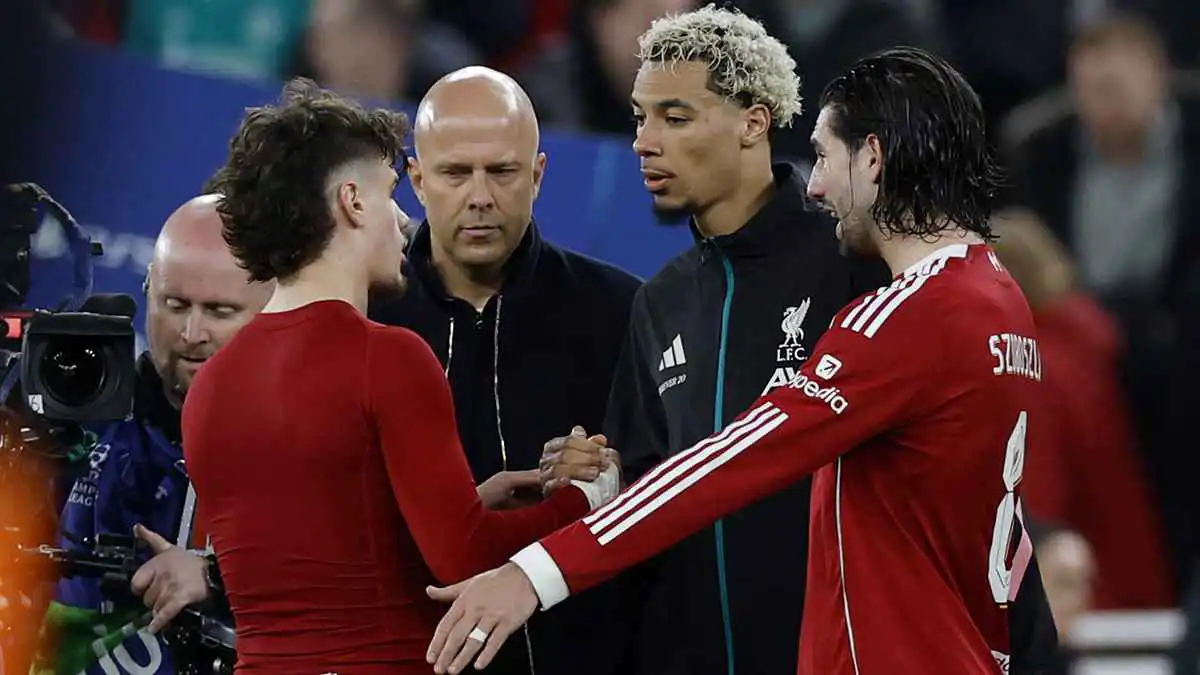 ليس صلاح أو سوبوسلاي.. أكثر لاعب أبهر جمهور ليفربول ضد غلطة سراي