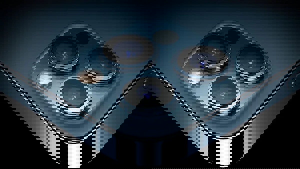 الأقوى بالسلسلة.. كاميرا iPhone 13 Pro Max تتفوق بهذه الميزات