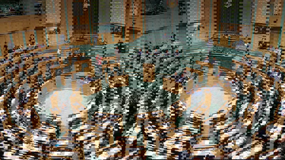 مجلس النواب الأردني يفتتح جلسته بالفاتحة على روح عمر أبو ليلى منفذ عملية سلفيت (صور)