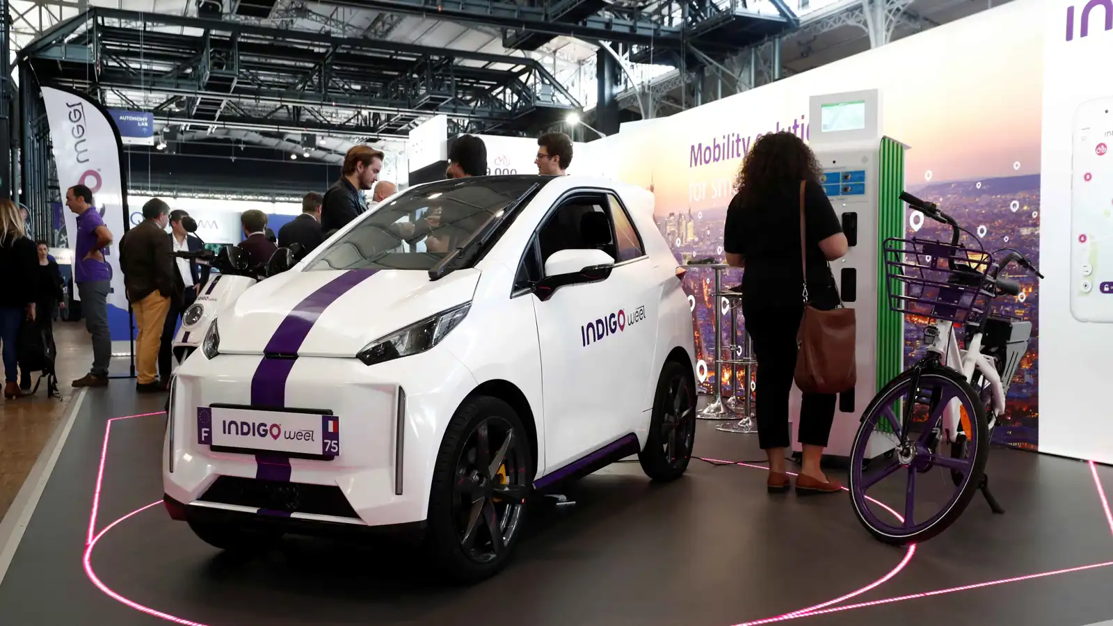 السيارات الكهربائية.. اليمين المتطرف يصنع "عدوًا جديدًا" في فرنسا