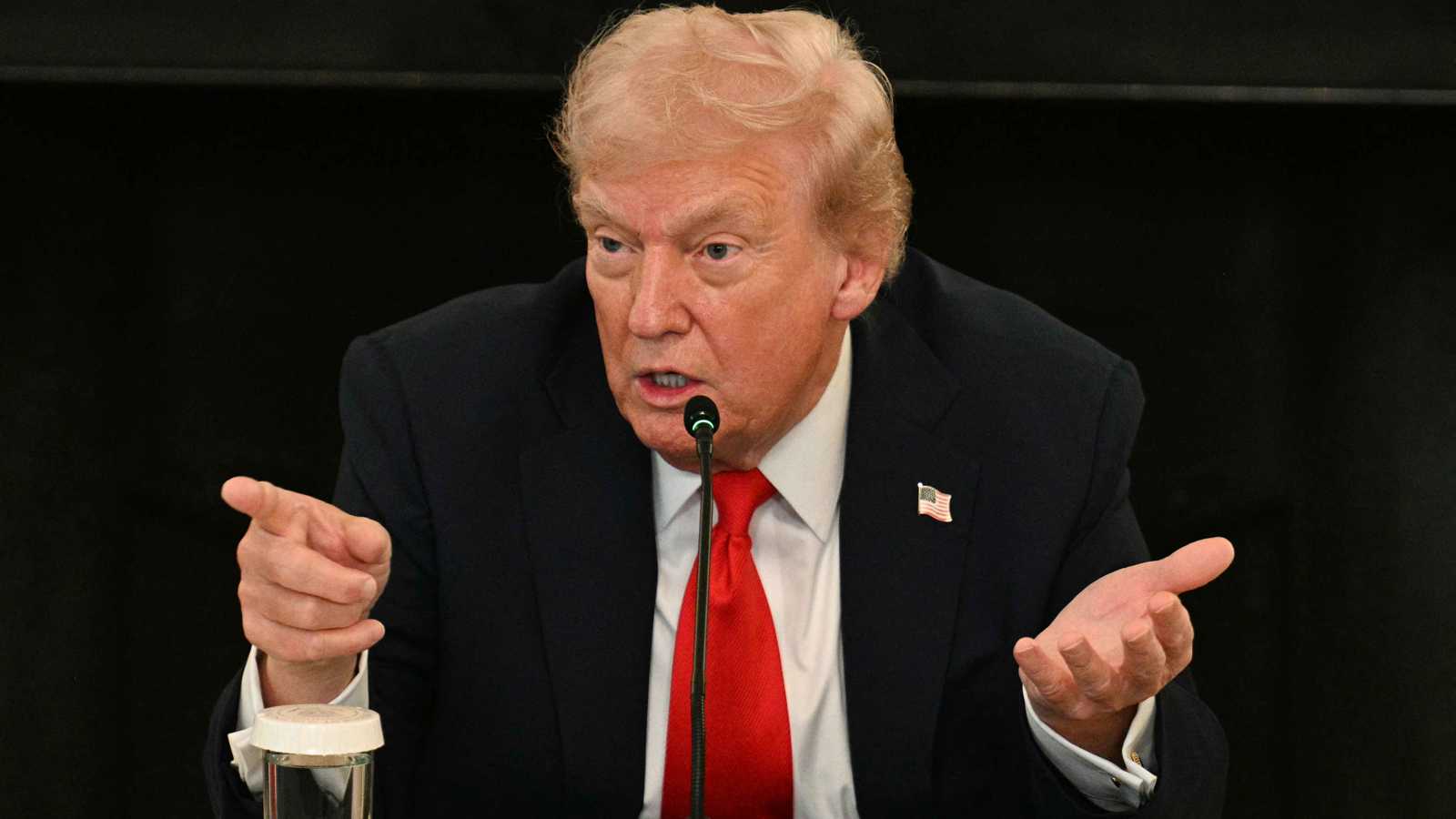 في خطوة تصعيدية.. ترامب يزيد التوتر مع الصين برسوم جمركية ضخمة