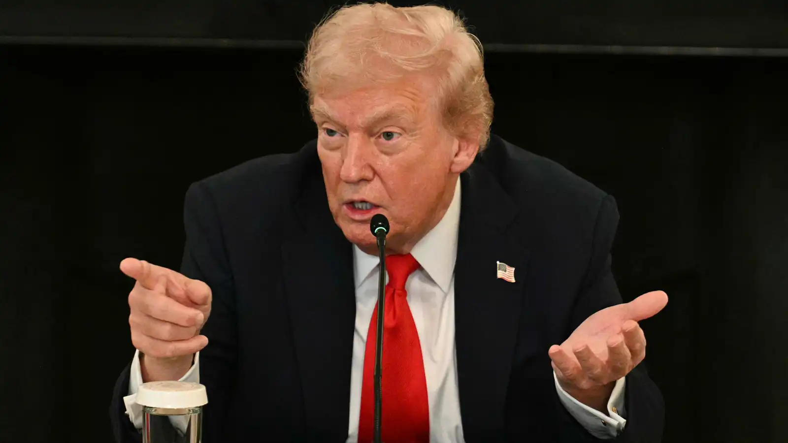 في خطوة تصعيدية.. ترامب يزيد التوتر مع الصين برسوم جمركية ضخمة