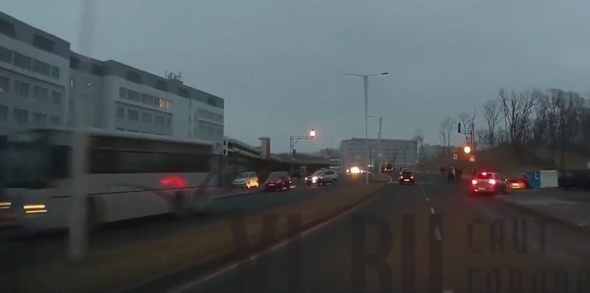 شاهد بالفيديو.. عملية دهس جماعي في روسيا‎