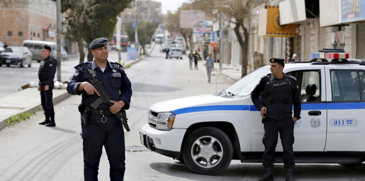 الرابعة من نوعها.. مجهول ينفذ عملية سطو مسلح على بنك في الأردن