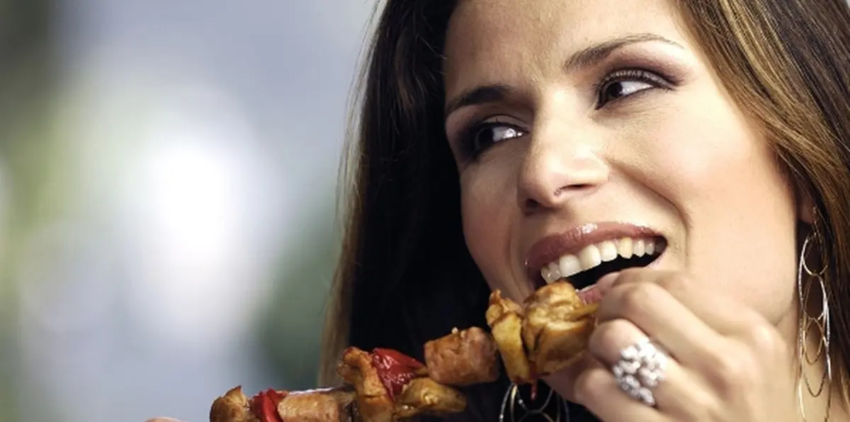 طرق صحية لتناول اللحوم في عيد الأضحى (فيديو إرم)