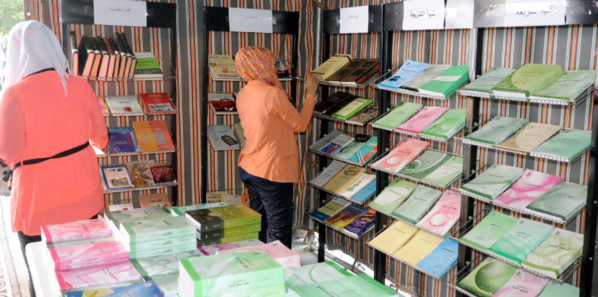 المعرض في دمشق والأدب في الخارج