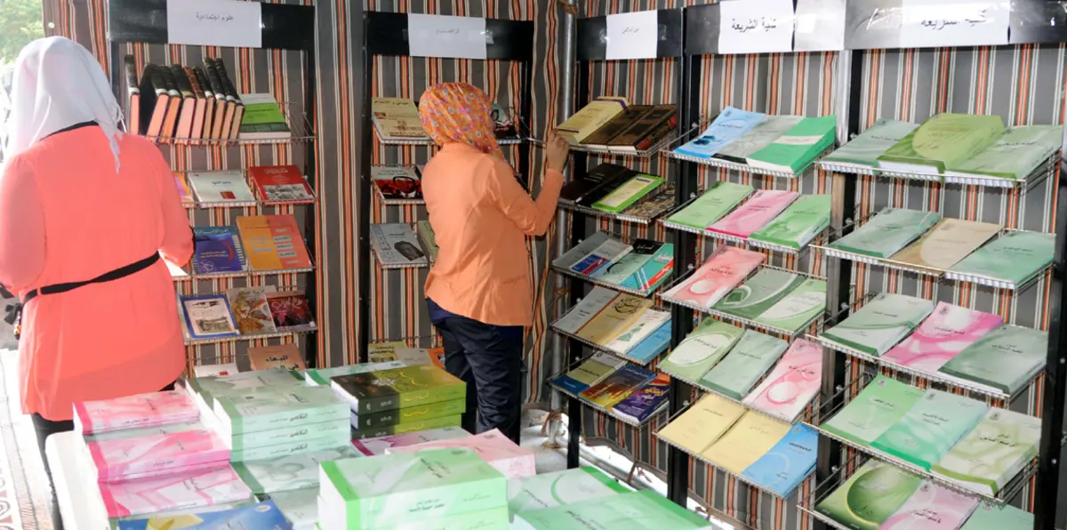 المعرض في دمشق والأدب في الخارج