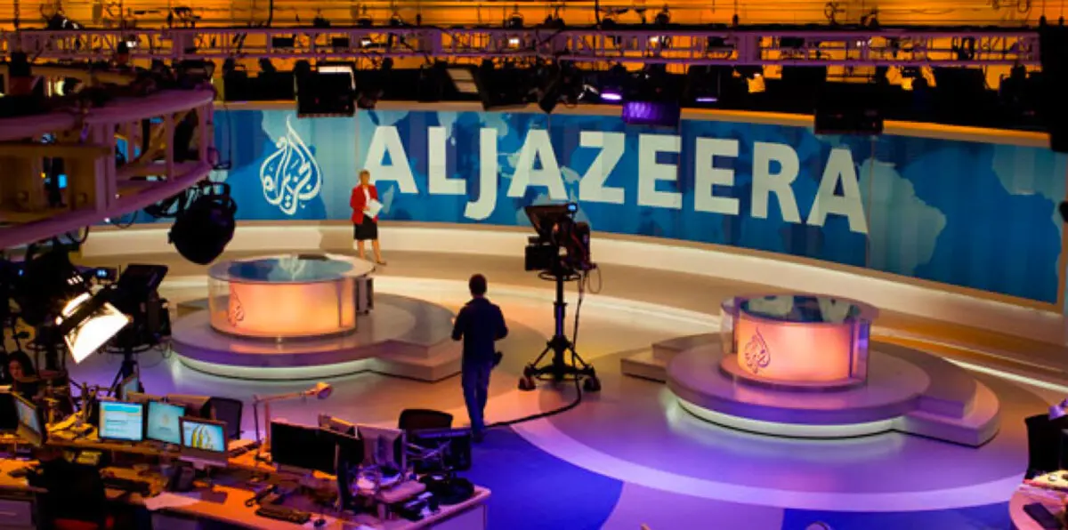 الإعلام المصري مدافعًا عن الملك سلمان: قطر تهذي